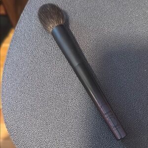 Surratt Cheek Brush